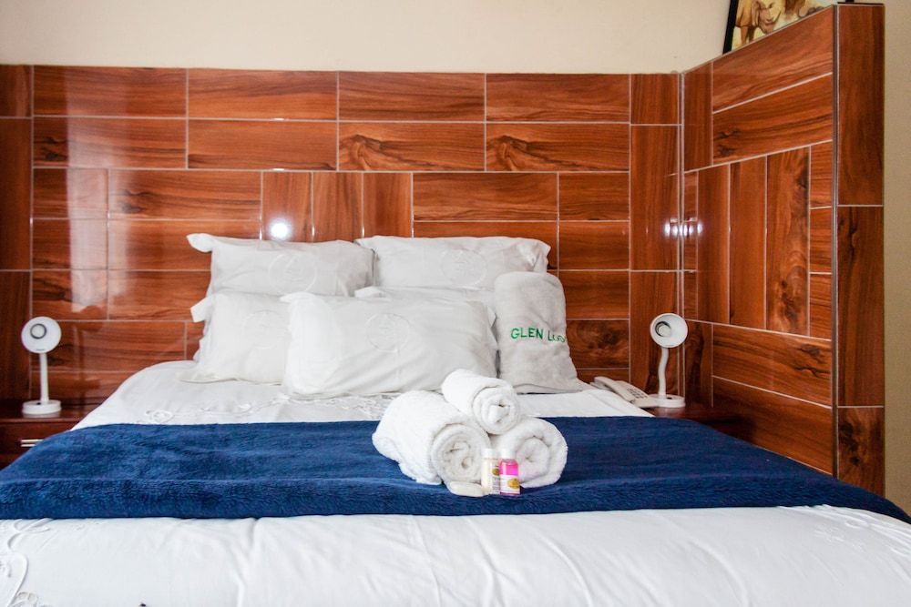 Glen Lodge & Tours Executive Room 3