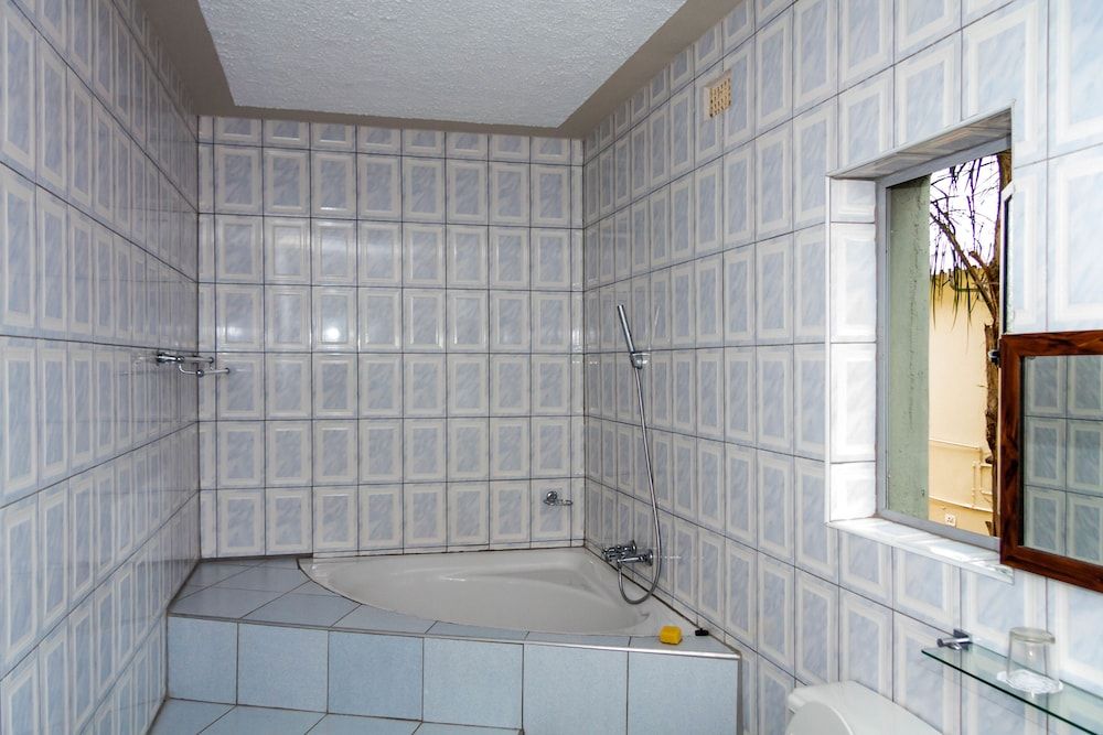 Glen Lodge & Tours Executive Room 18