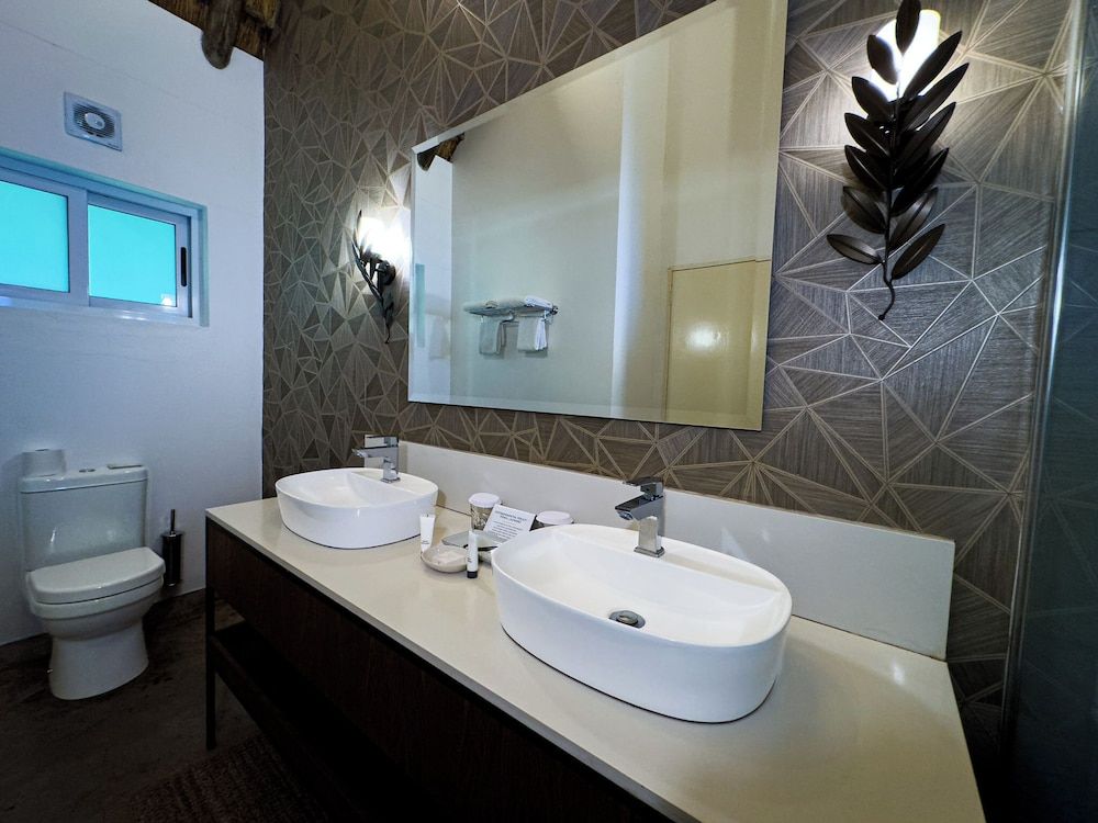 Shearwater Explorers Village Deluxe Room, 2 Twin Beds 4