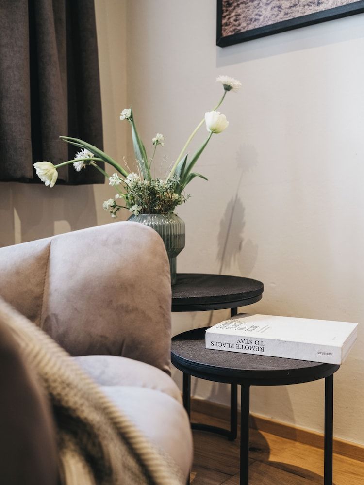 VAYA Seefeld Standard Room 6