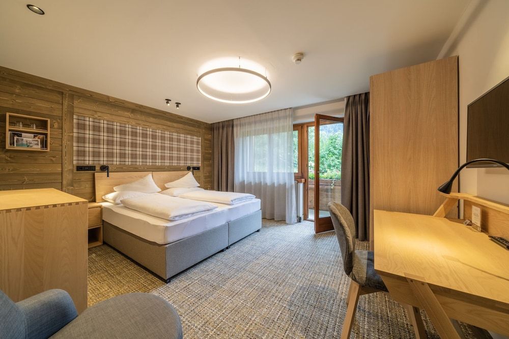 Junior Double Room, Balcony, Mountain View
