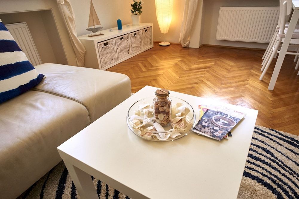 Opera City Center Apartments Comfort Apartment, 2 Bedrooms, Kitchen, Corner (Santorin) 9