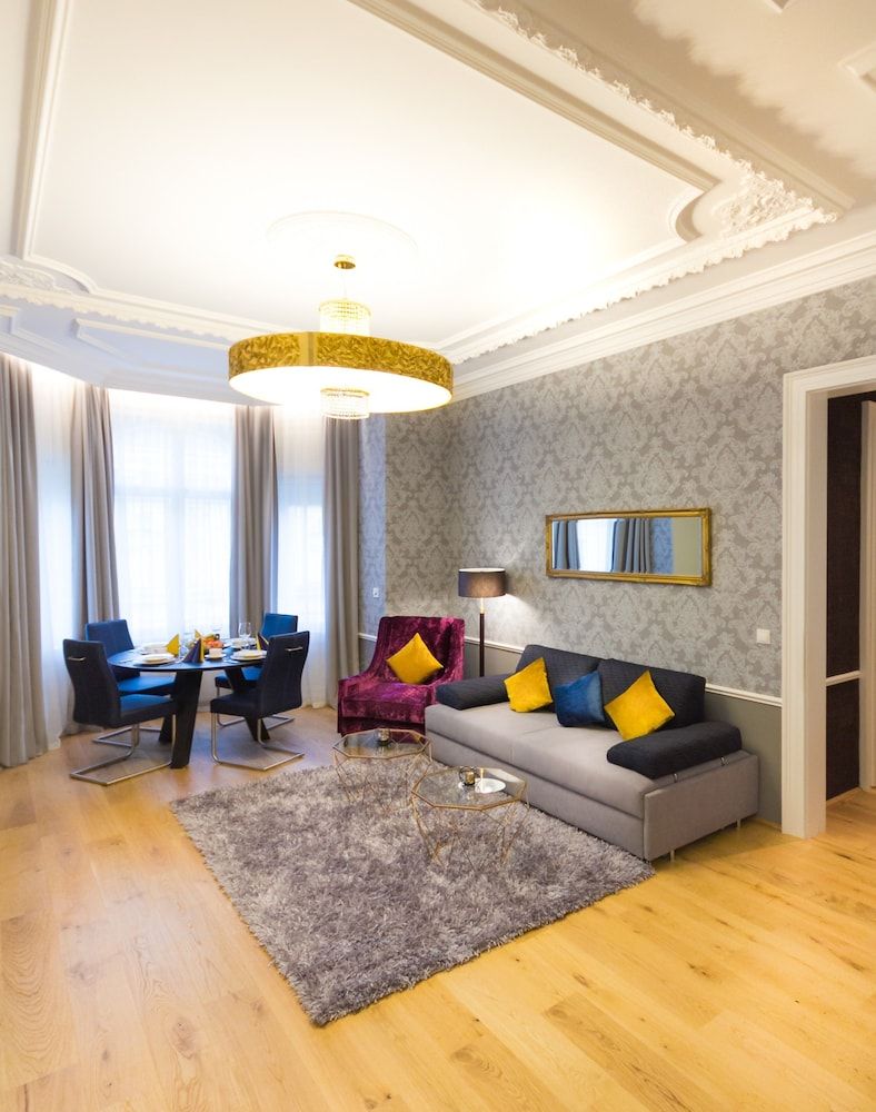 Abieshomes Serviced Apartments - Votivpark Executive Apartment 10