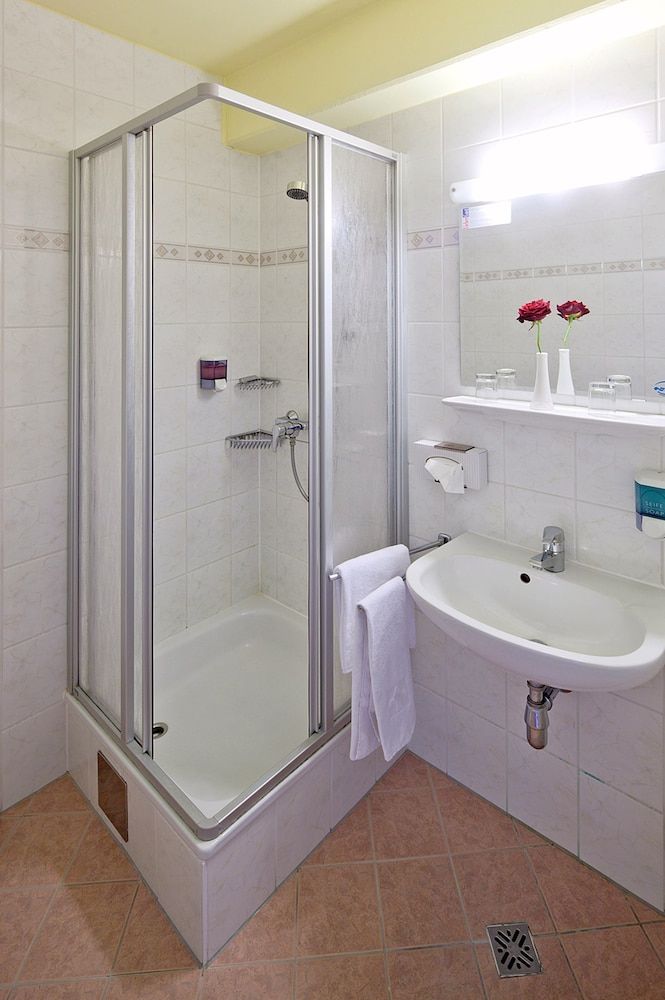 Novapark Das Flugzeughotel Economy Double Room 3