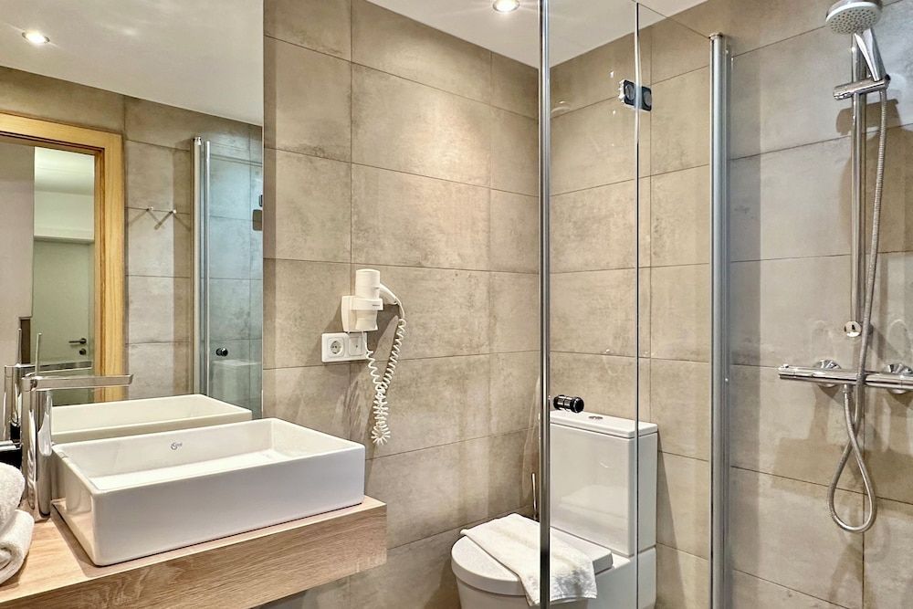 Hotel Krone 1512 Standard Double Room, Courtyard View 9