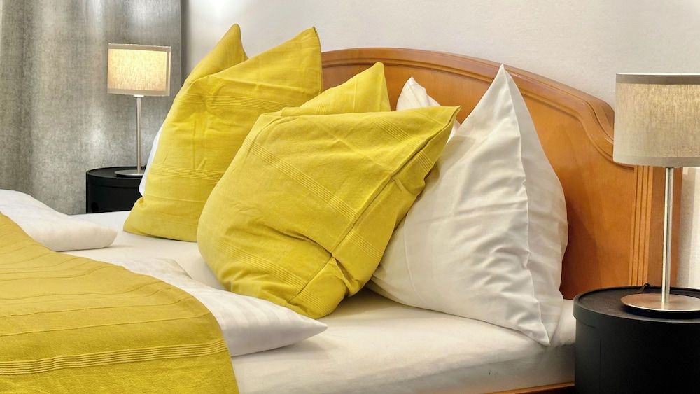 Hotel Krone 1512 Standard Double Room, Courtyard View 2