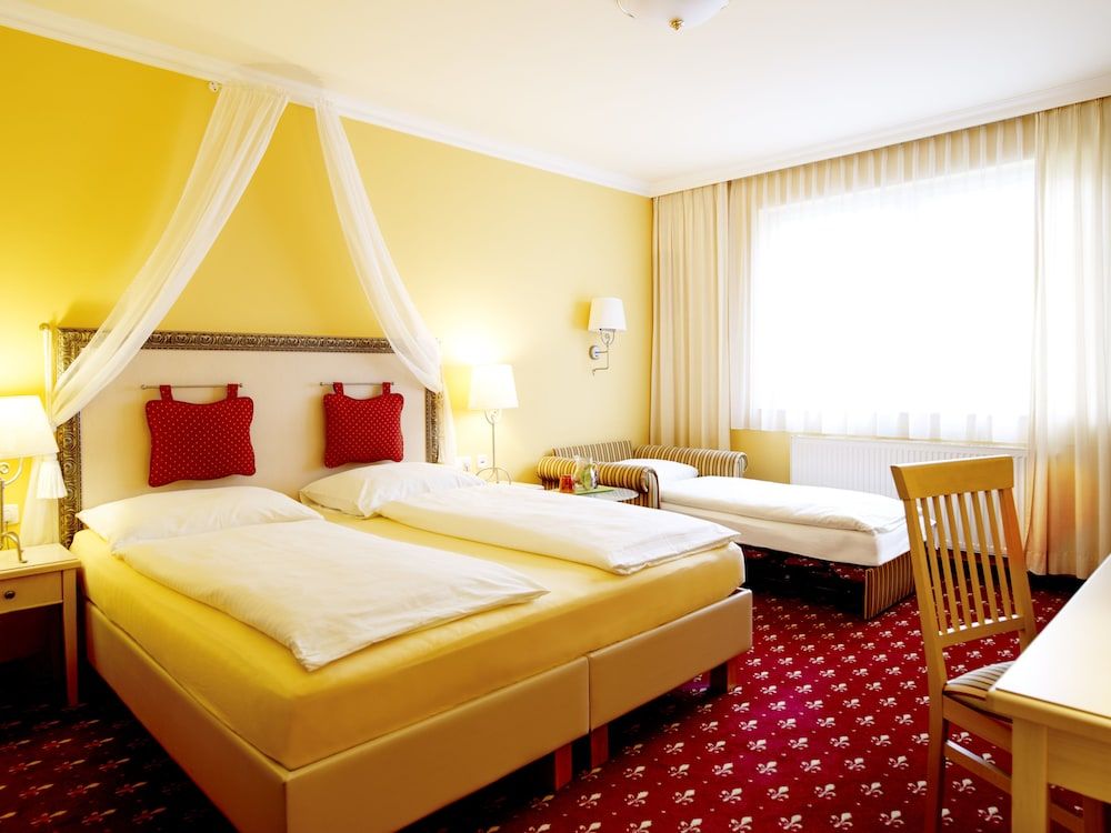 Deluxe Double Room, 1 Queen Bed, Non Smoking, Garden Area
