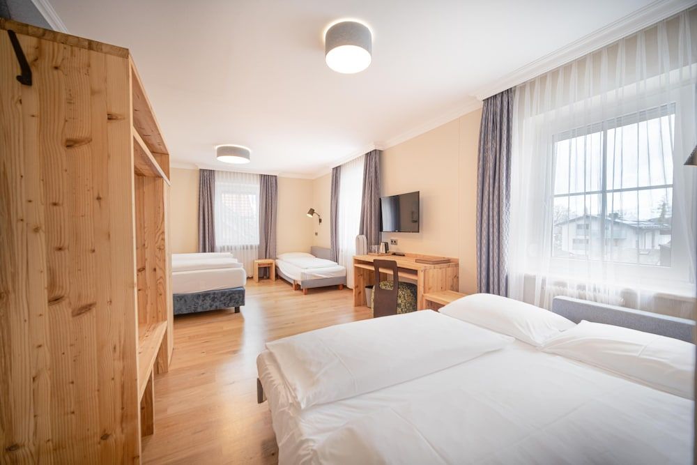 Superior Quadruple Room, 1 Queen Bed with Sofa bed, Non Smoking, Courtyard Area