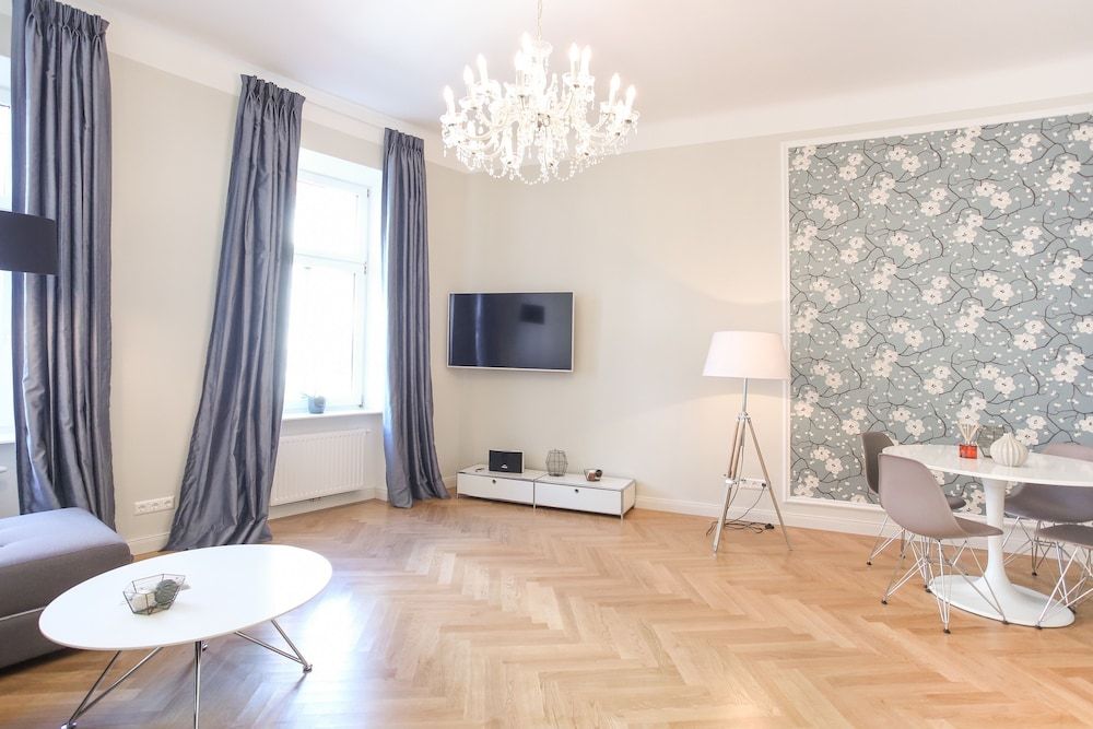 Pink Grapefruit City Condo Deluxe Apartment, 1 Bedroom 19