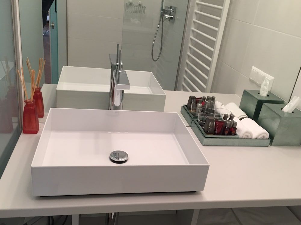 Pink Grapefruit City Condo Deluxe Apartment, 1 Bedroom 13