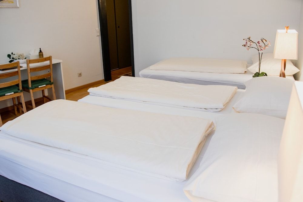 undefined Hotel Pension Mariahilf 8