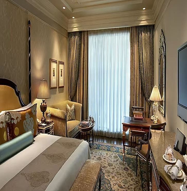 The Leela Palace New Delhi Grande Deluxe Room 9