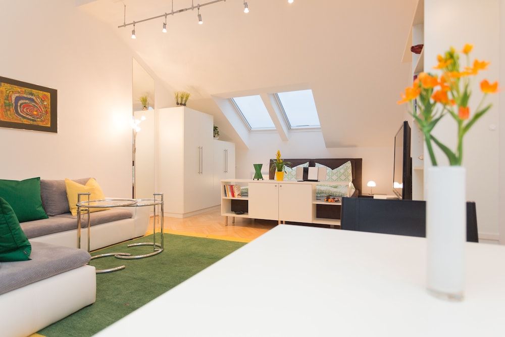 undefined Jupiter Apartment Esslinggasse 7