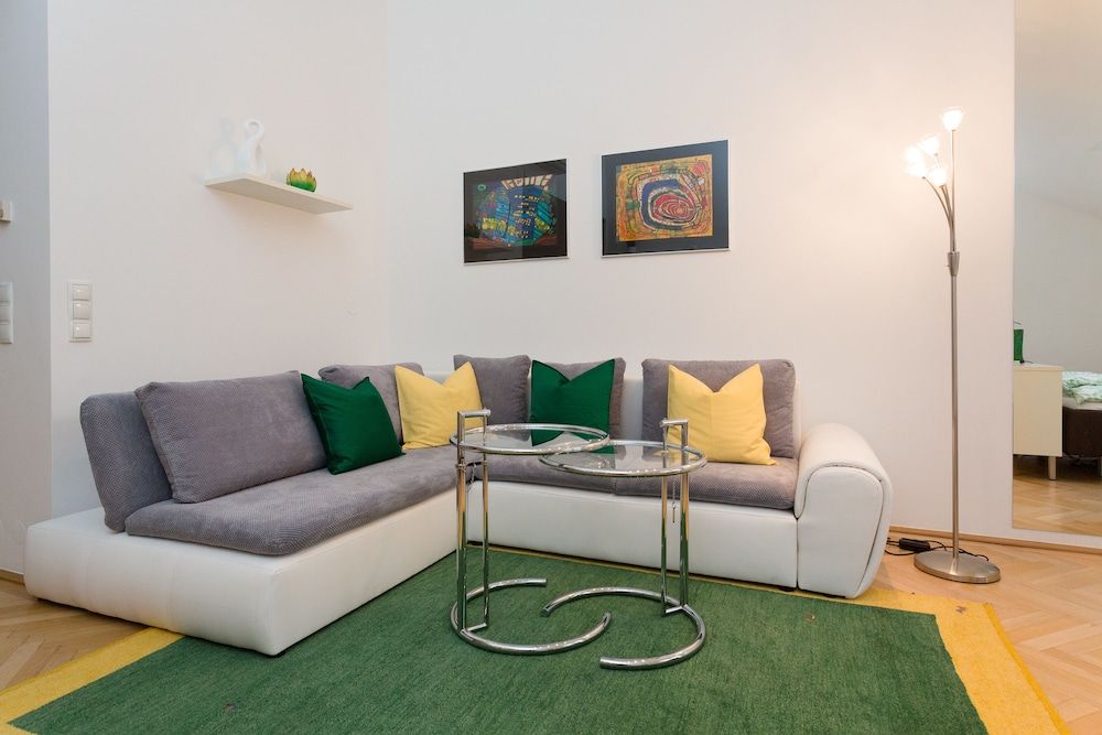 undefined Jupiter Apartment Esslinggasse 10