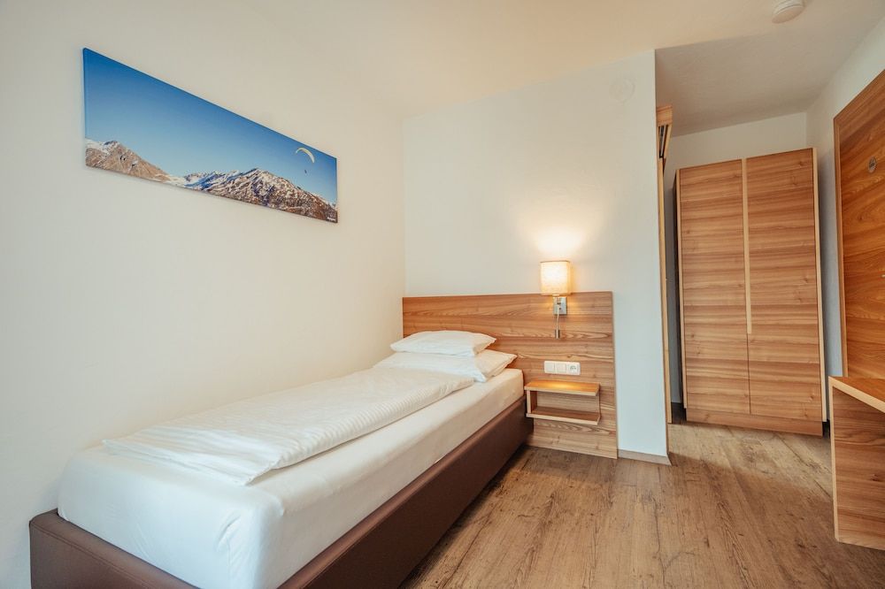 Hotel Gesser Sillian Einzelzimmer mit Balkon 2