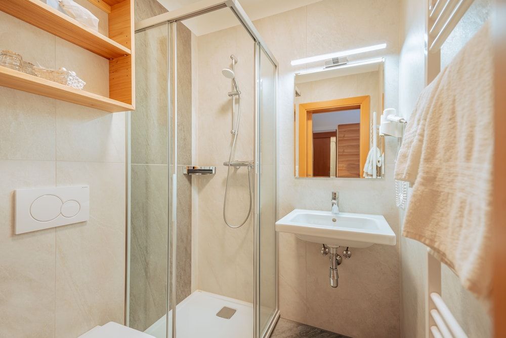 Hotel Gesser Sillian Einzelzimmer mit Balkon 4