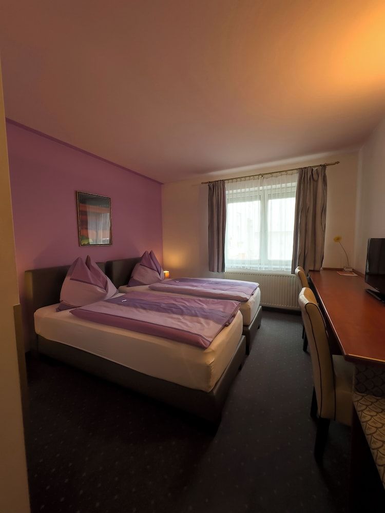 Pension Erlaa Double Room 6