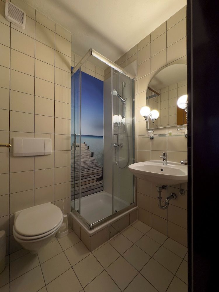 Pension Erlaa Double Room 15