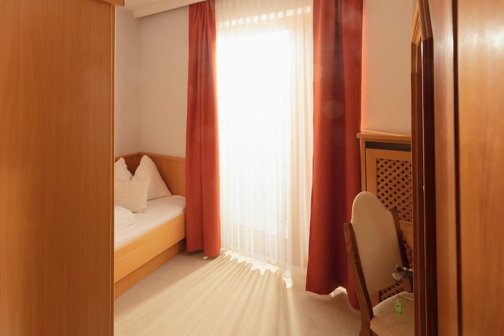 Hotel Berghof Comfort Triple Room, 2 Bedrooms, Balcony, Mountain View 2