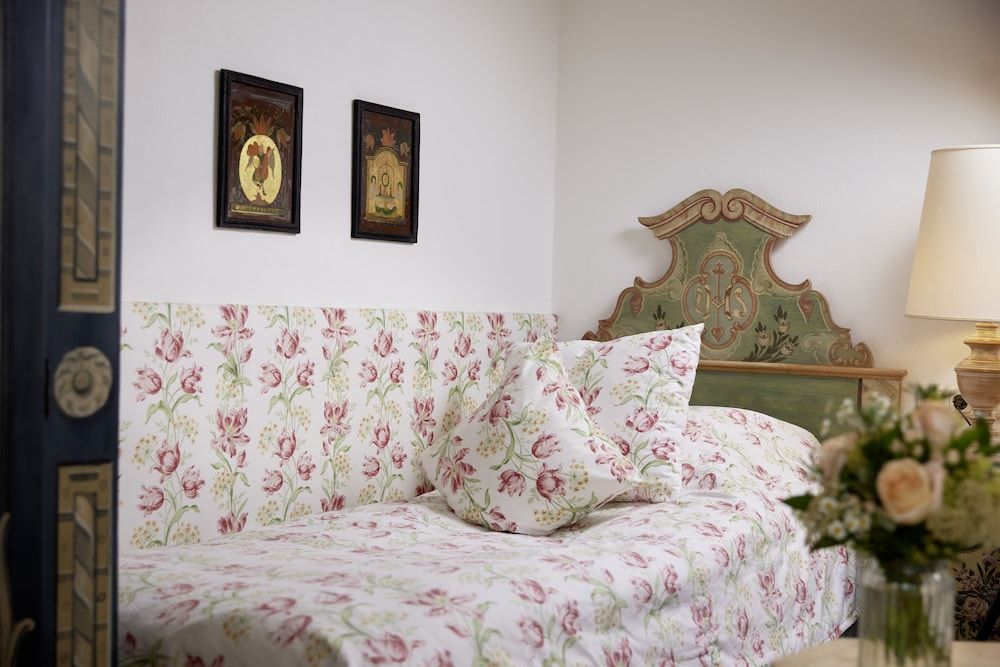 Classic Single Room, 1 Twin Bed, Mountain View