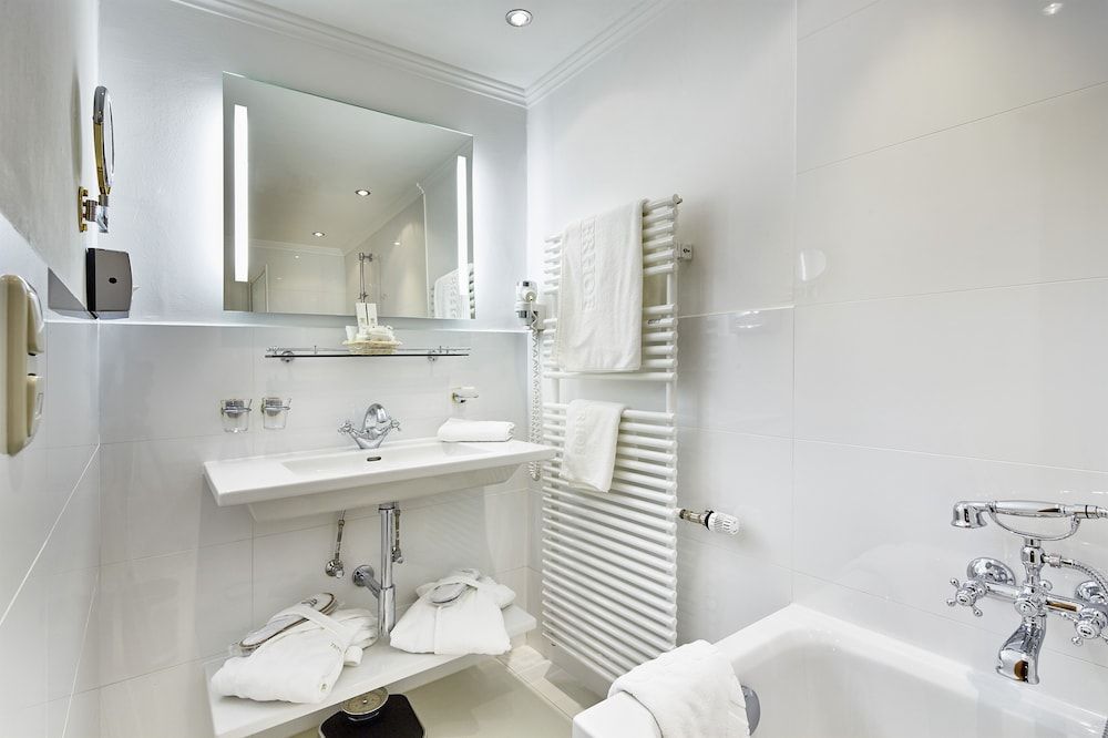 Relais & Châteaux Hotel Tennerhof Standard Double Room, 1 Double Bed, Mountain View 4