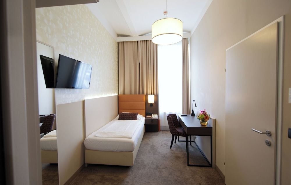 undefined Hotel Drei Kronen Vienna City 2