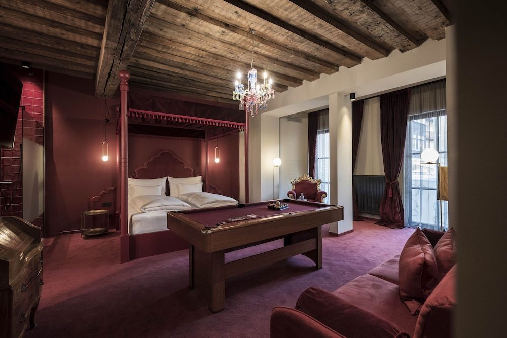 undefined Altstadthotel Weisses Kreuz 5