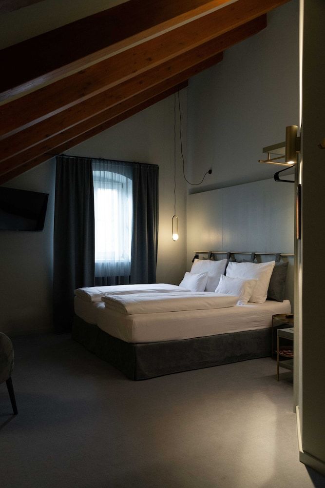 Altstadthotel Weisses Kreuz Medium Double Room 2