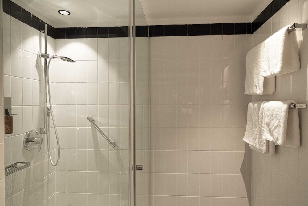 Altstadthotel Weisses Kreuz Medium Double Room 5