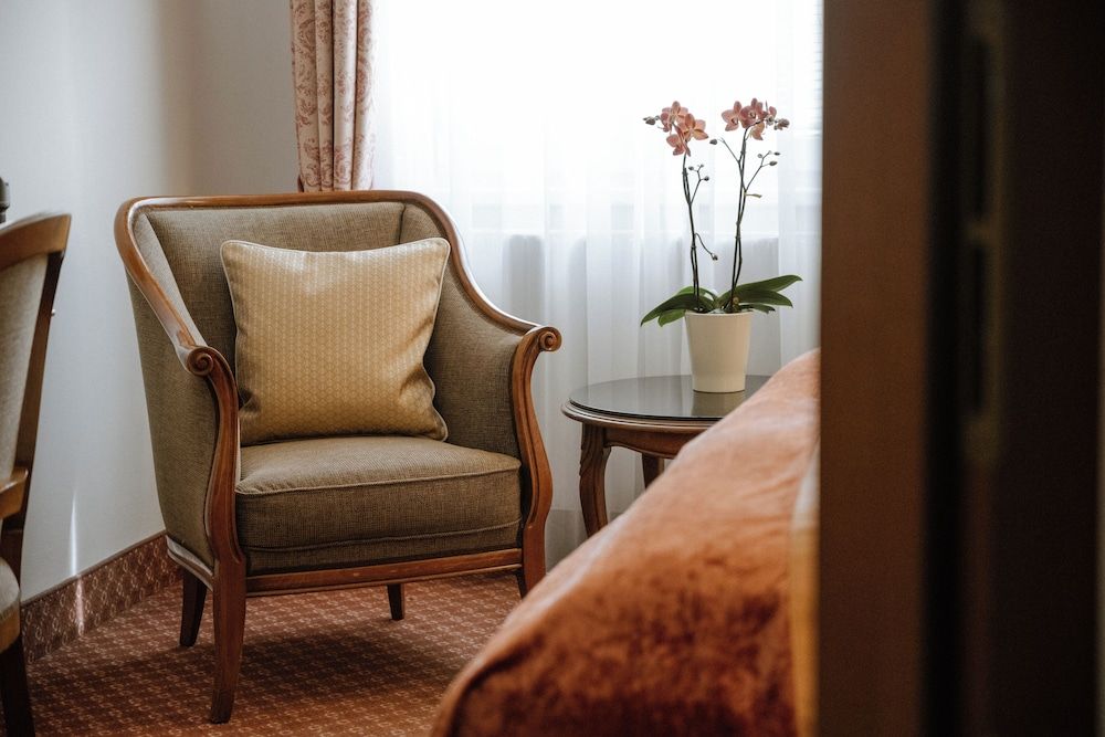 Hotel City Central Double Room, Courtyard View 5