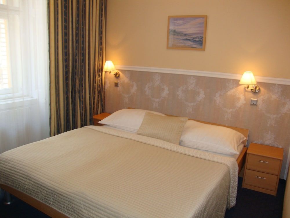 Hotel Bajazzo Double Room 4