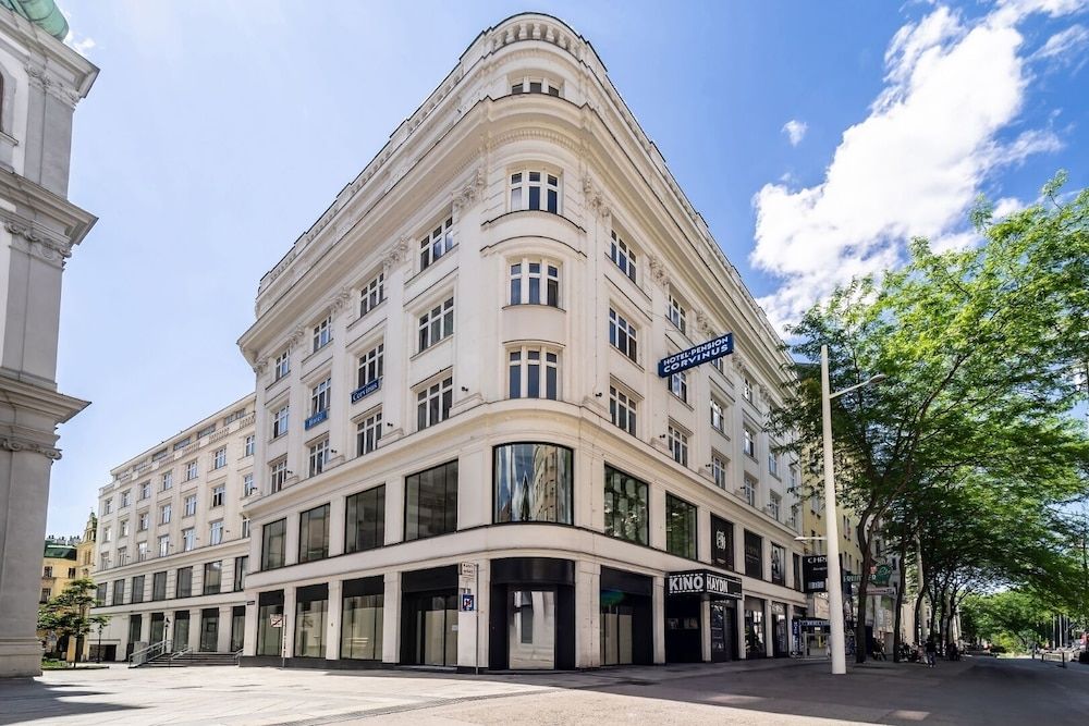 undefined Hotel Corvinus 5