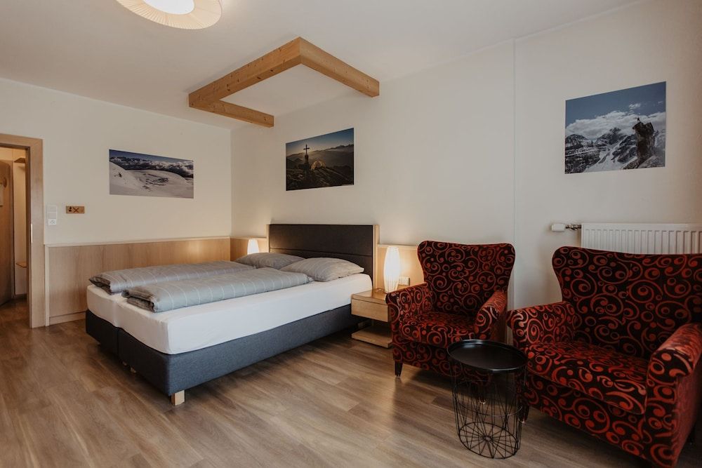 Parkhotel Matrei Comfort Double Room 2