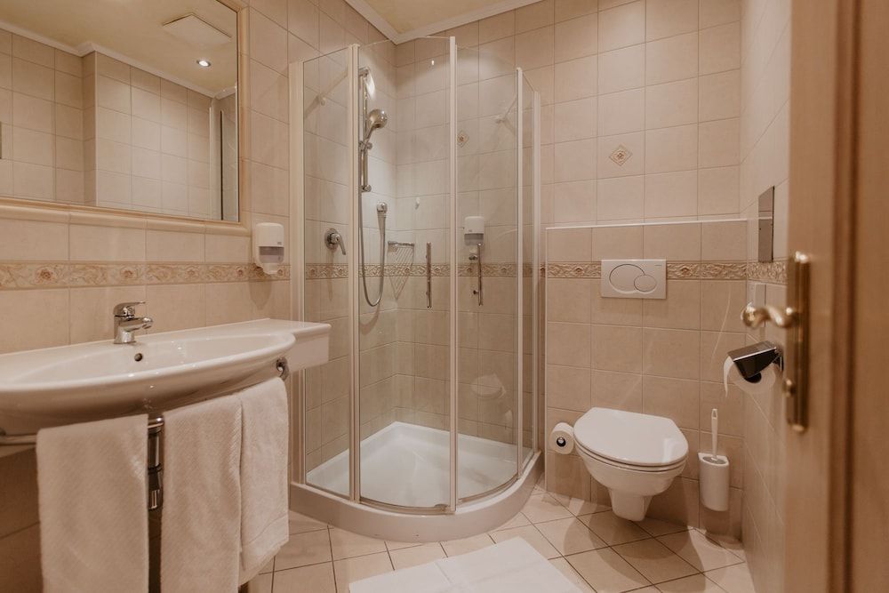 Parkhotel Matrei Triple Room 5