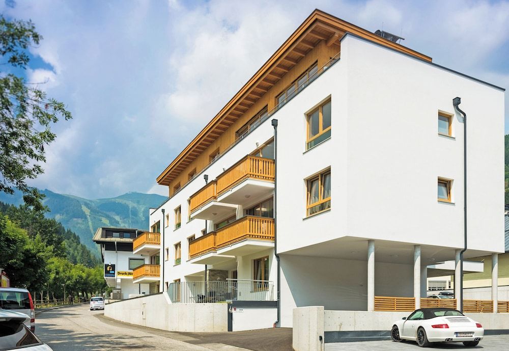 undefined AlpenParks Residence Zell am See 6
