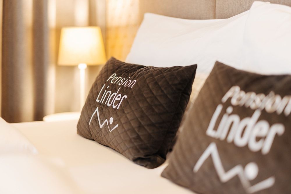 Pension Linder Classic Double Room, Park View, Garden Area 3