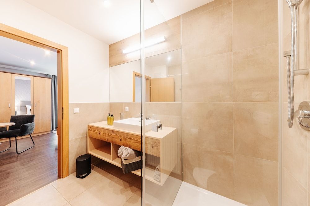 Pension Linder Classic Double Room, Park View, Garden Area 4