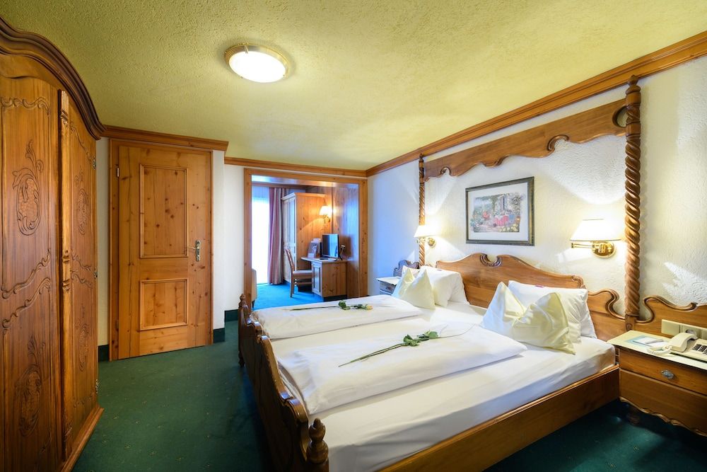 Alpenpark Resort Double Room, Balcony ("Seefeld" - Haus Dreitorspitze) 2