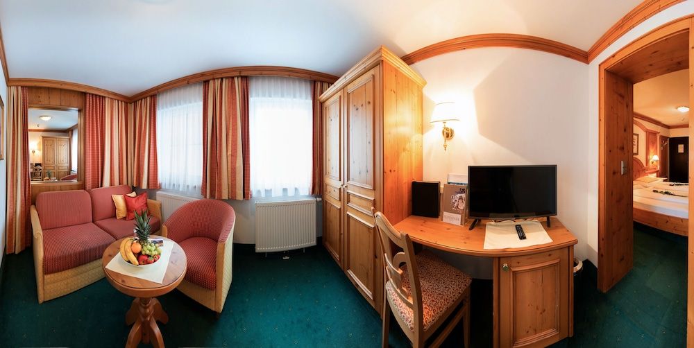 Alpenpark Resort Double Room, Balcony ("Seefeld" - Haus Dreitorspitze) 4