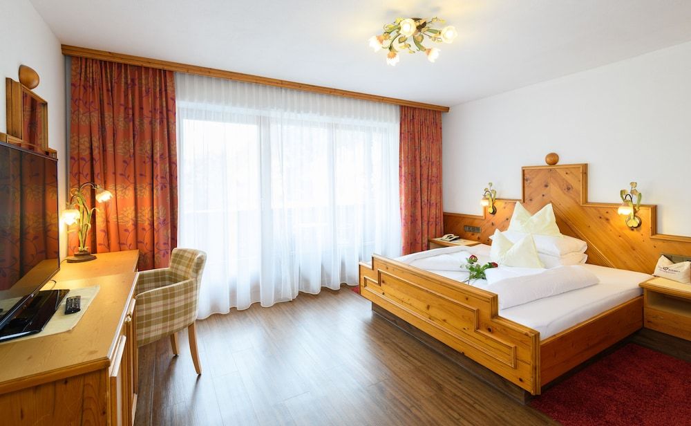 undefined Alpenpark Resort 5