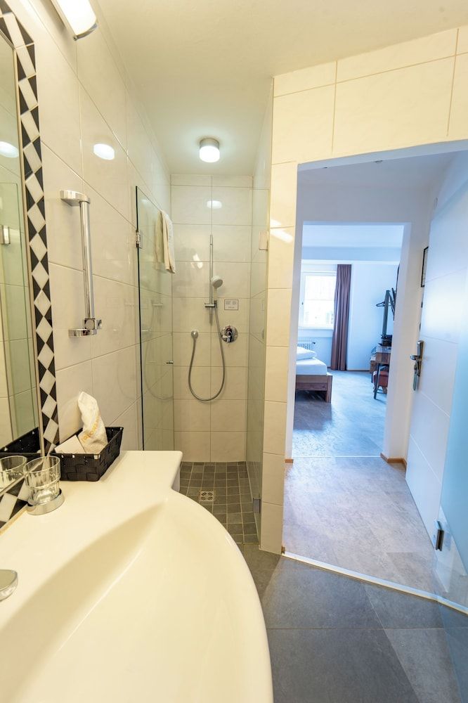 Sporthotel Igls Comfort Double Room 9