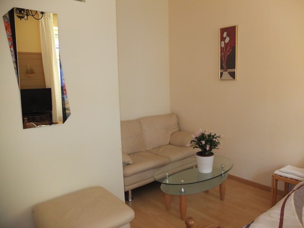 undefined Leopoldauer Apartment 6