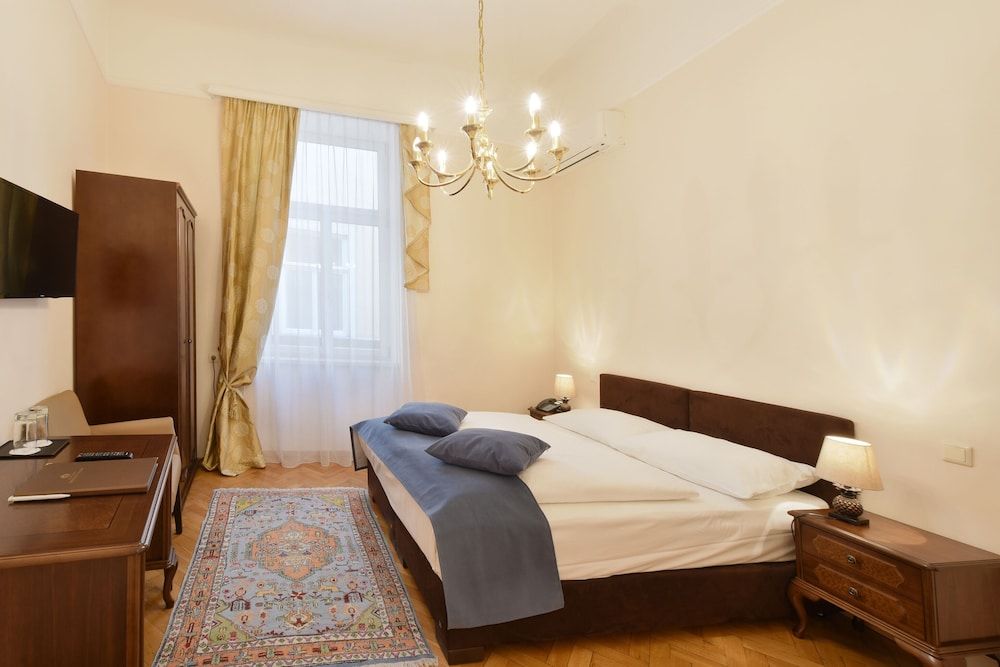 Erzherzog Johann Palais Hotel Classic Double Room 5