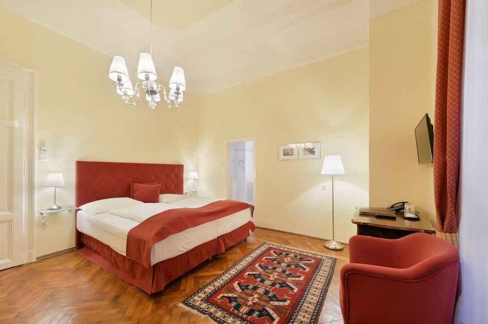 Erzherzog Johann Palais Hotel Classic Double Room 4