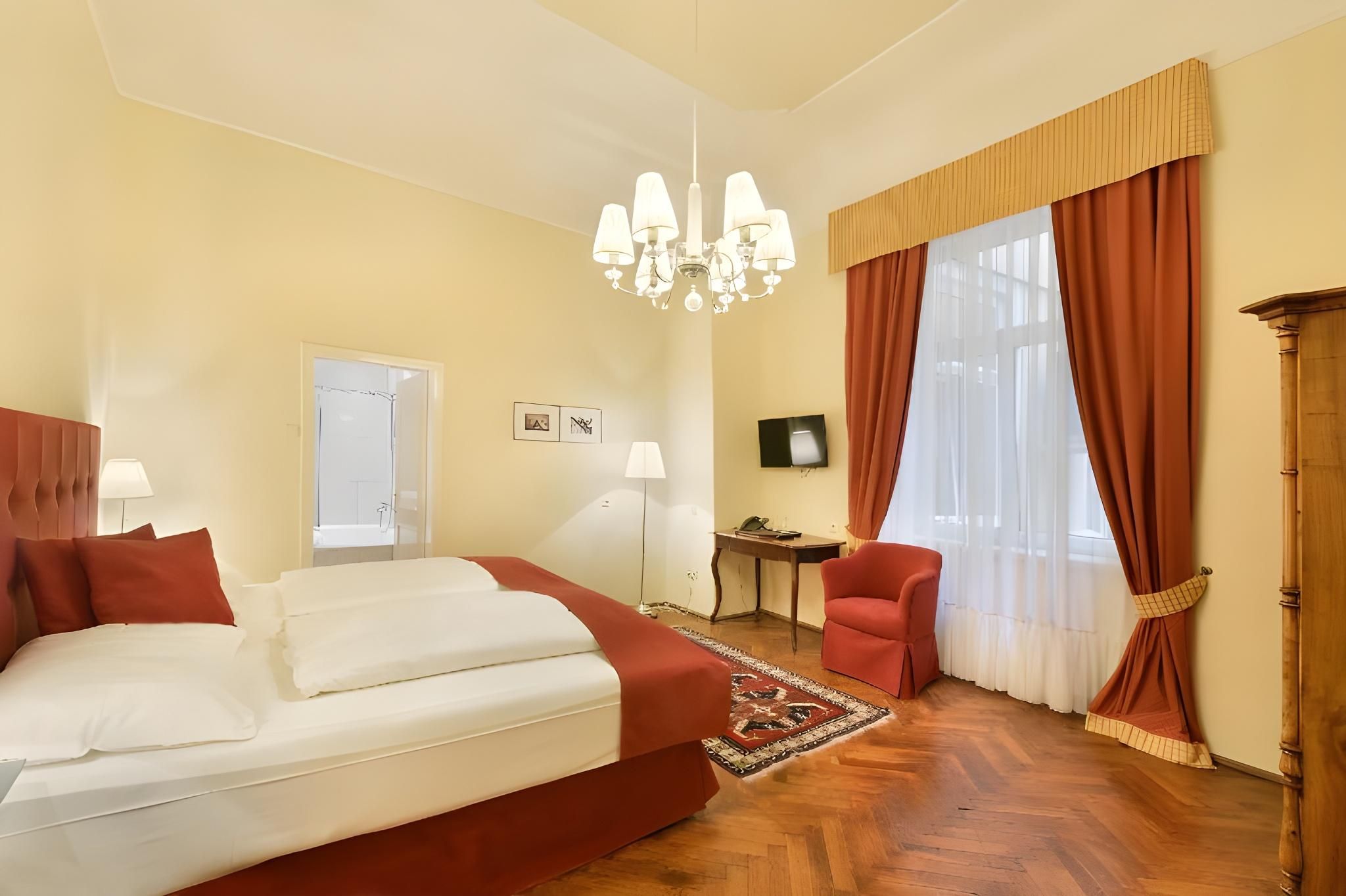 Erzherzog Johann Palais Hotel Classic Double Room 6