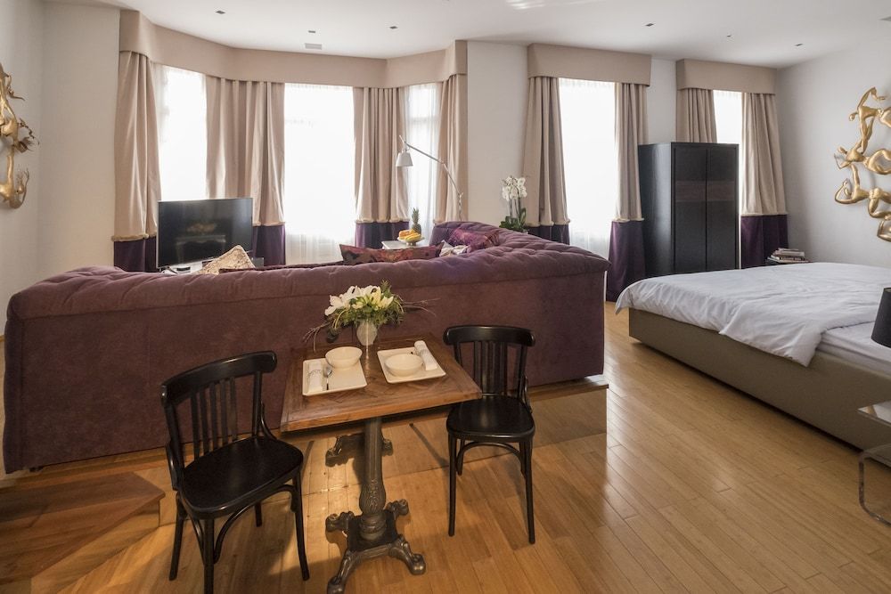 House of Time - Fancy Suite Vienna Suite (Playground) 2