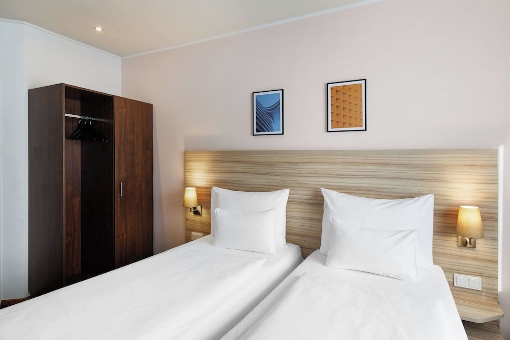 Standard Room, 2 Twin Beds, City View (City View)