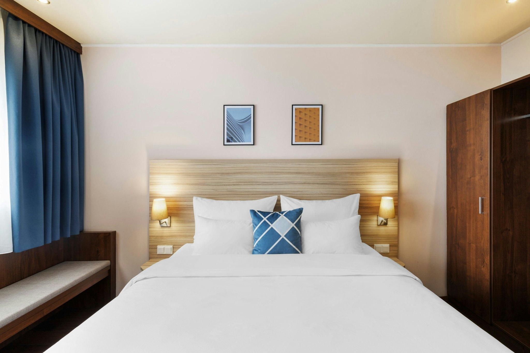 Standard 1 King, Guest Room, 1 King, City View