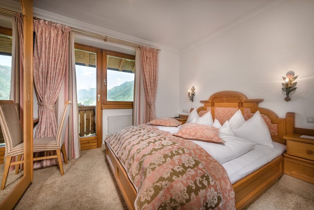 Family Suite, Balcony, Mountain View (Heukareck)