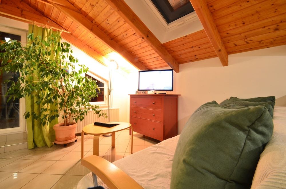 AJO Vienna Garden - Contactless Check-in Deluxe Studio Suite, Terrace, Garden View (50€ cleaning fee on top of the rate) 8